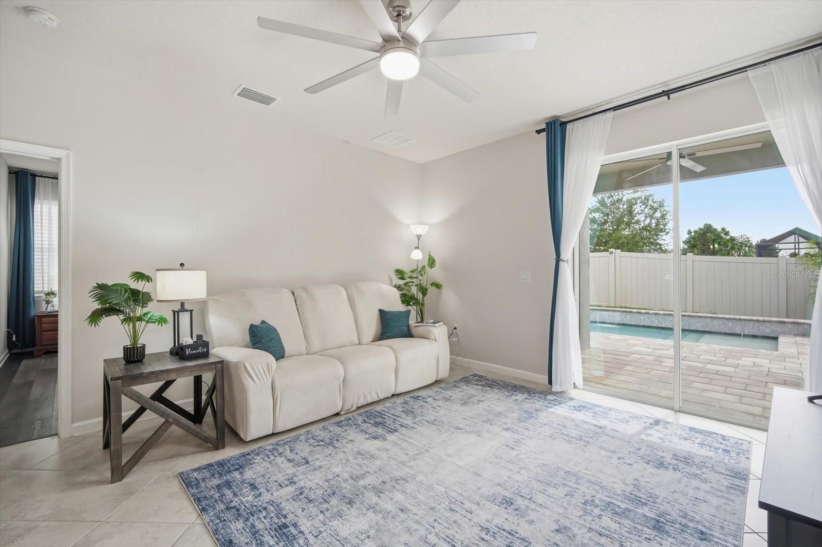 LUCAYA LAKE CLUB PH 4C - Residential