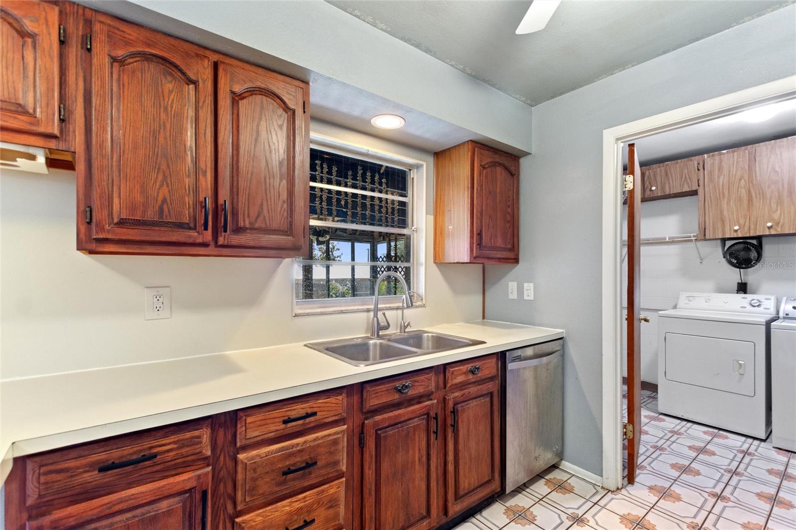 GROVE ESTATES SECOND ADD - Residential