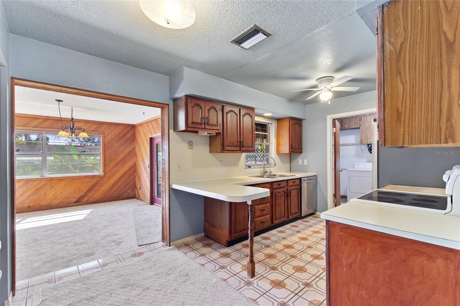 GROVE ESTATES SECOND ADD - Residential