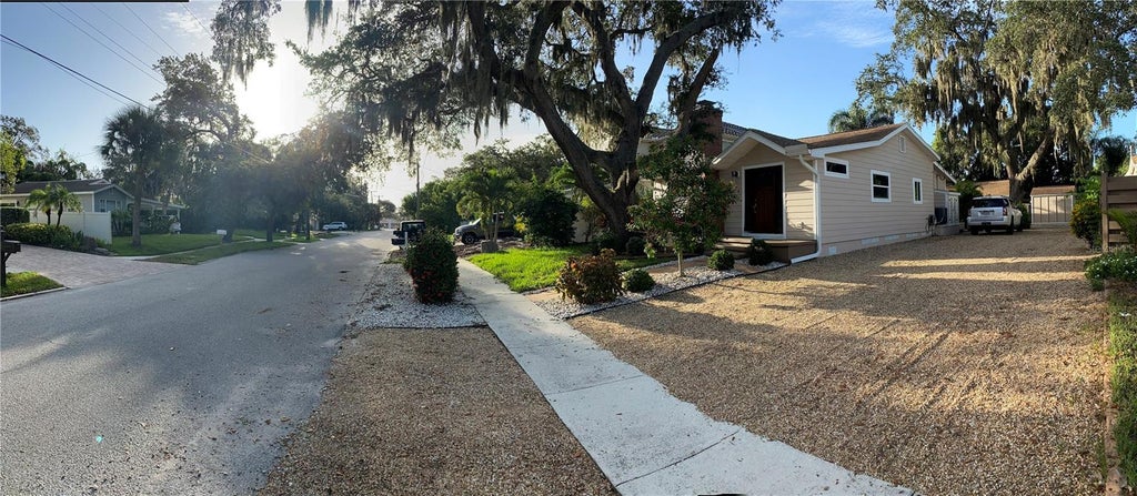Photo of 1832 Worrington Street, Sarasota, FL 34231 (MLS # A4703497)