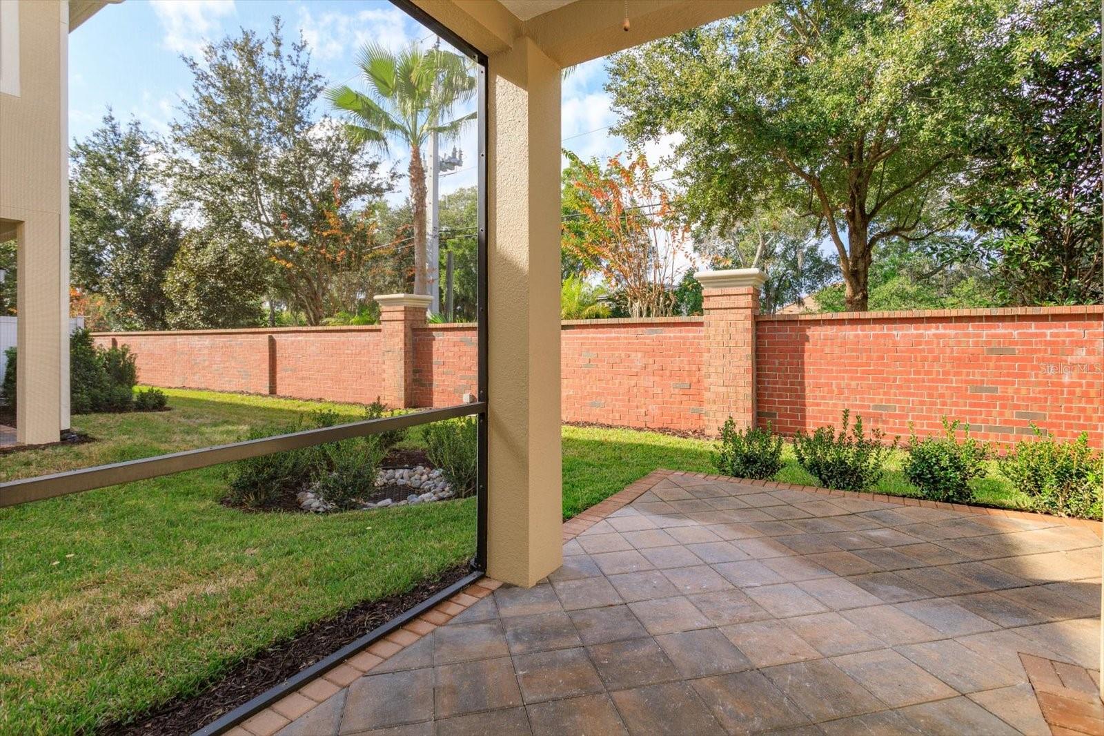 GRANDE OAKS AT HEATHROW - Residential