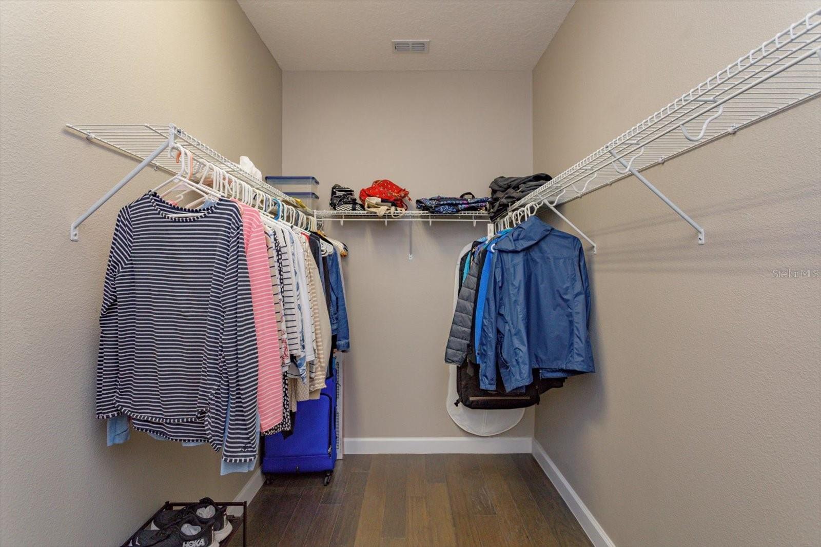 GRANDE OAKS AT HEATHROW - Residential