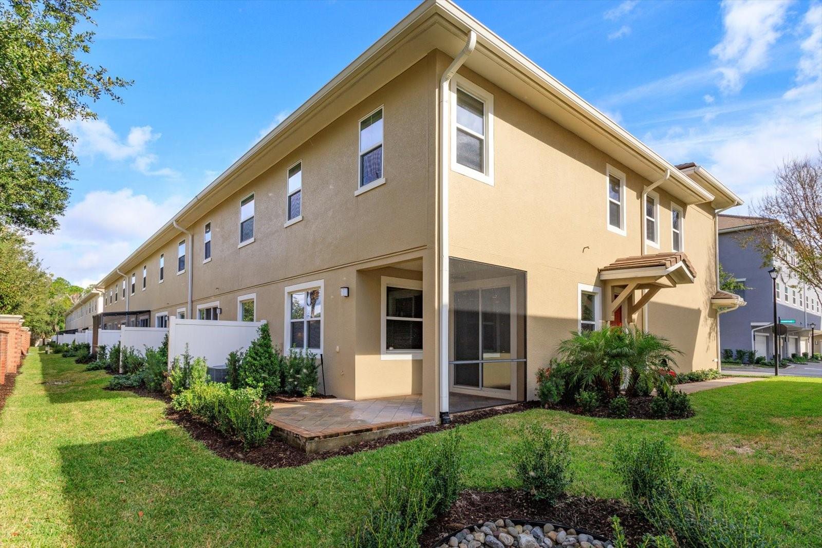 GRANDE OAKS AT HEATHROW - Residential