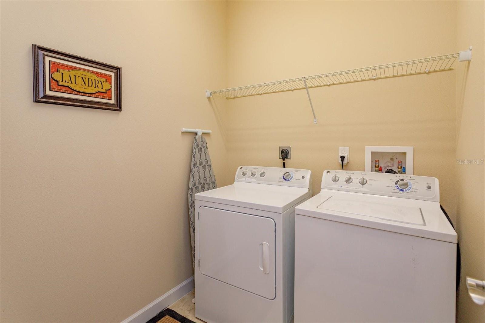 GRANDE OAKS AT HEATHROW - Residential