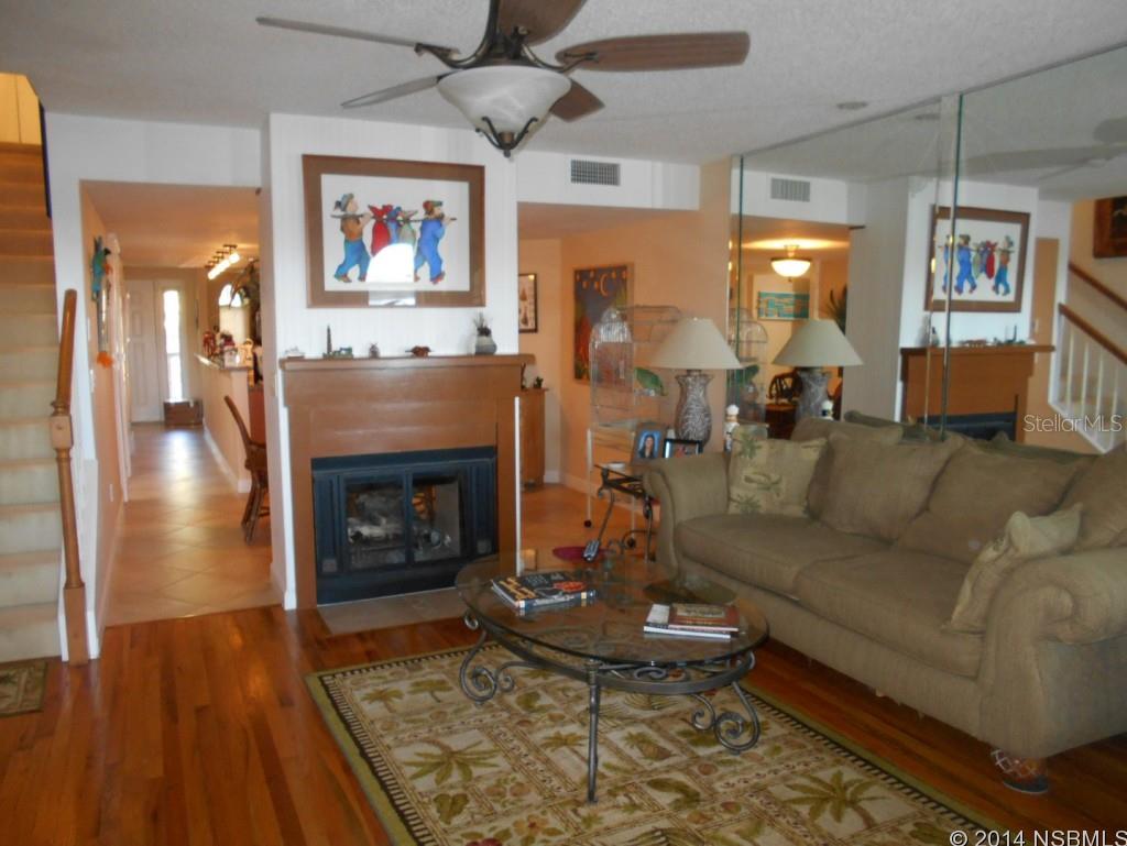 Marina Bay Twnhms - Residential