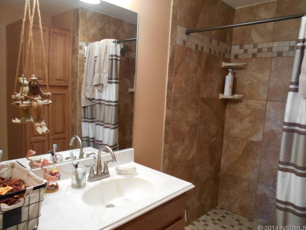 Marina Bay Twnhms - Residential