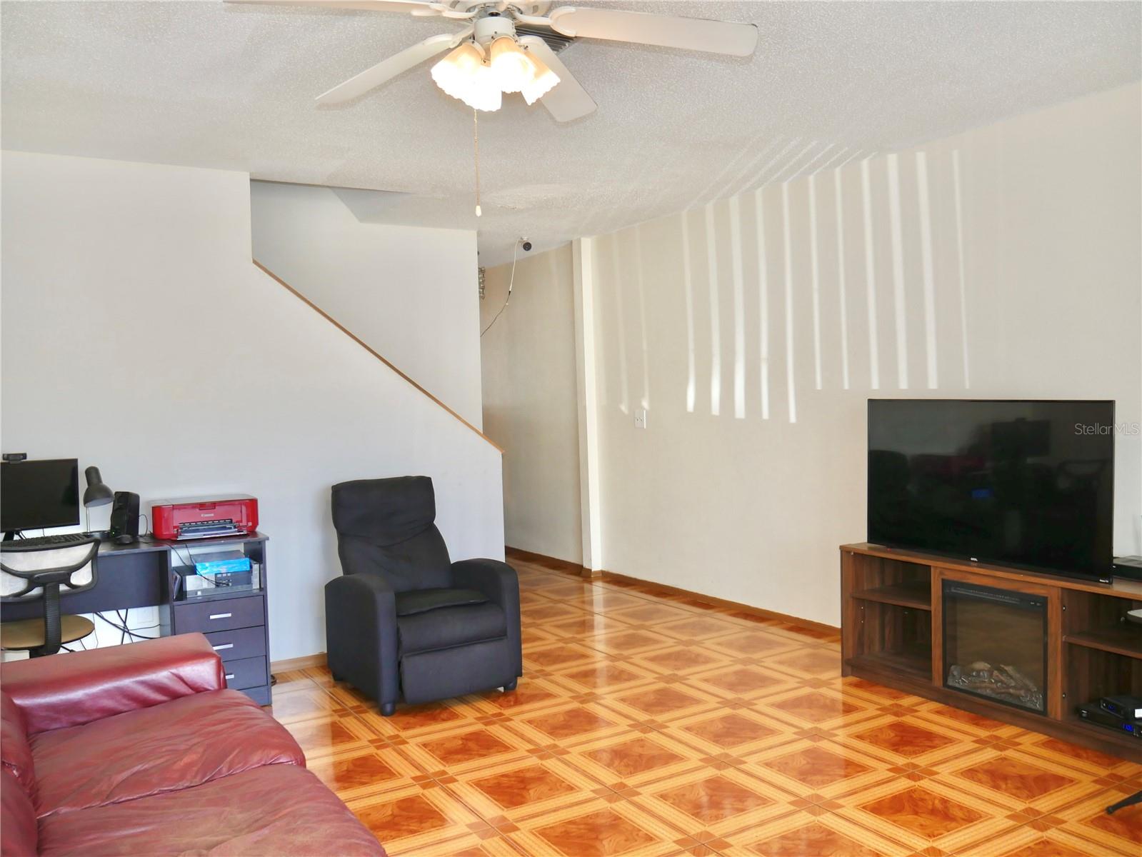 1907 FLUORSHIRE DRIVE