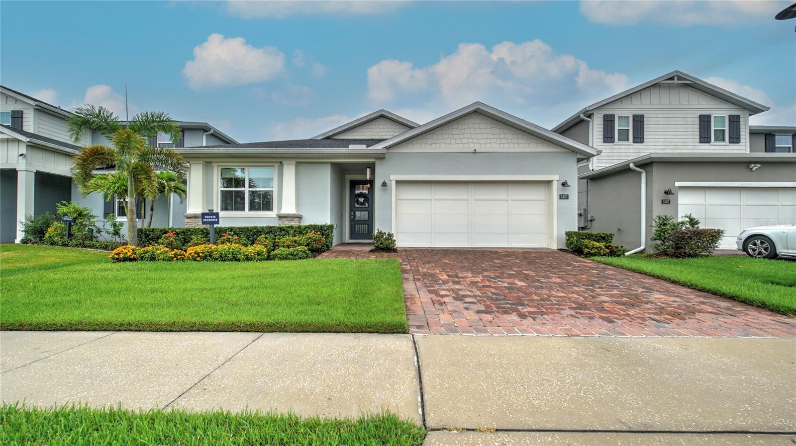 Welcome to 3401 Bluff Oak Ln, Sanford, FL — a stunning residence built in 2021 by Toll Brothers, located in a highly desirable gated community. This elegant 4-bedroom, 3-bath home with a 3-car garage combines modern construction with timeless design.
Top-rated schools make this location a true success story for families seeking both comfort and convenience. The community offers security, exclusivity, and a lifestyle that blends perfectly with Sanford’s growing appeal.
Available for rent starting October 15, 2025, this home is the perfect opportunity to enjoy a nearly new property in a thriving neighborhood.