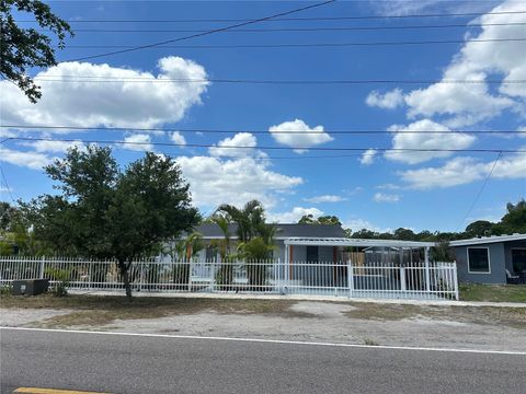 Photo of 6405 S Manhattan Avenue, Tampa, FL 33616 (MLS # TB8499355)
