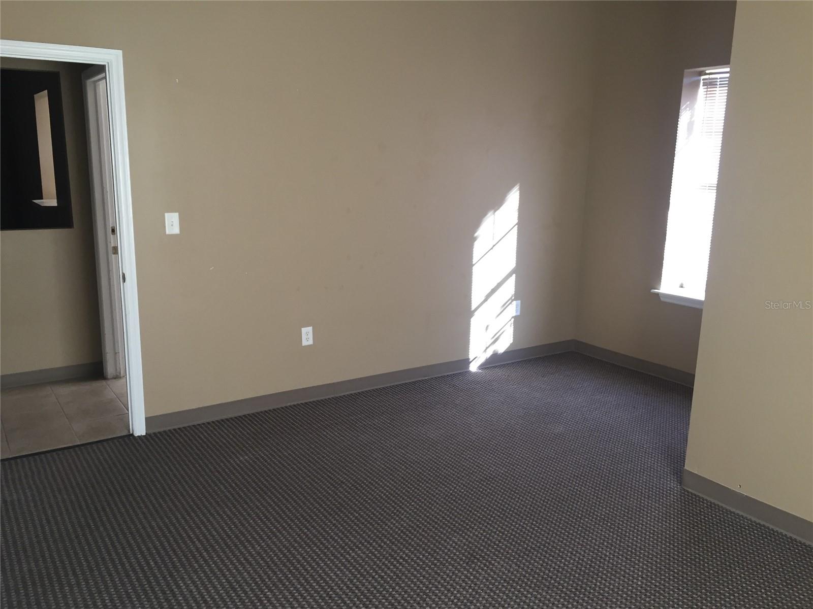 BLOOMINGDALE OAKS EXECUTIVE PA - Commercial Lease