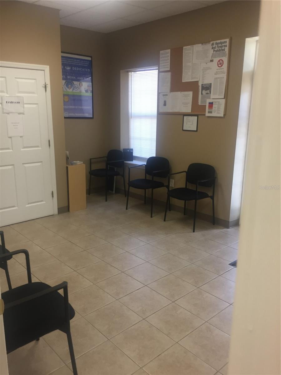 BLOOMINGDALE OAKS EXECUTIVE PA - Commercial Lease