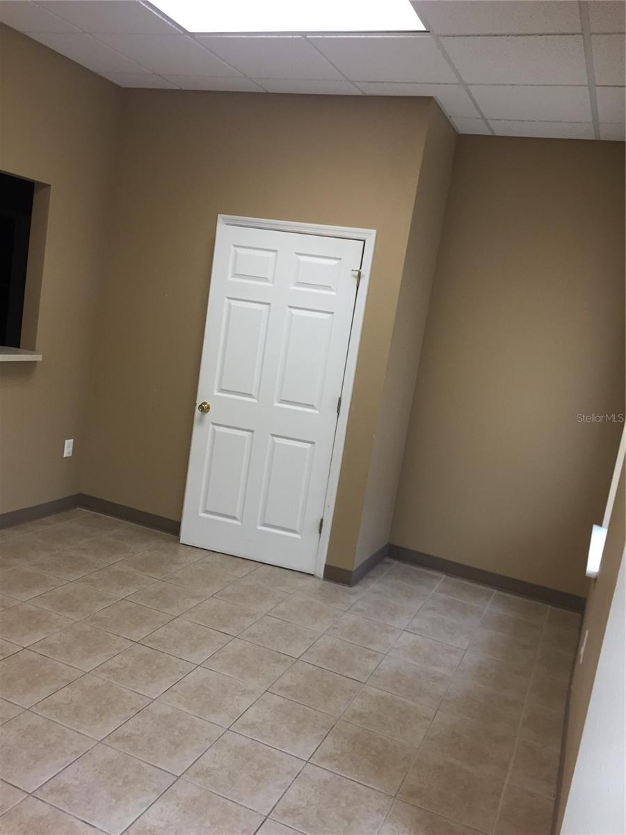 BLOOMINGDALE OAKS EXECUTIVE PA - Commercial Lease