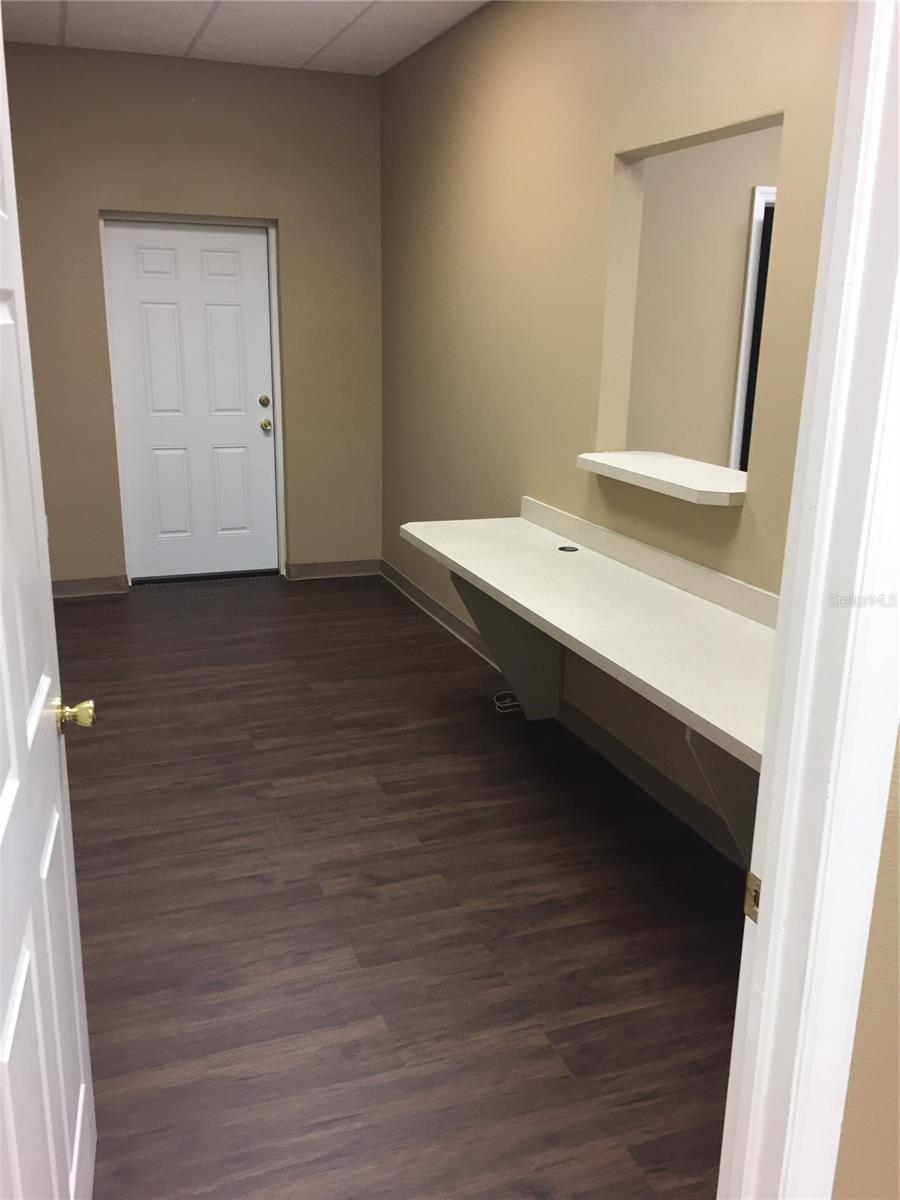 BLOOMINGDALE OAKS EXECUTIVE PA - Commercial Lease