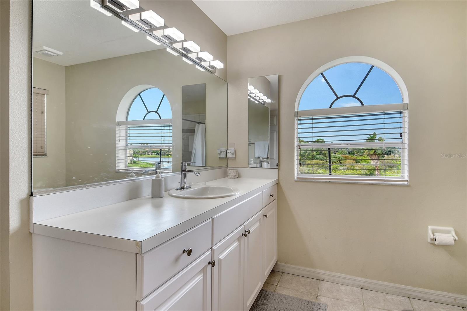 PINESTONE AT PALMER RANCH - Residential Lease