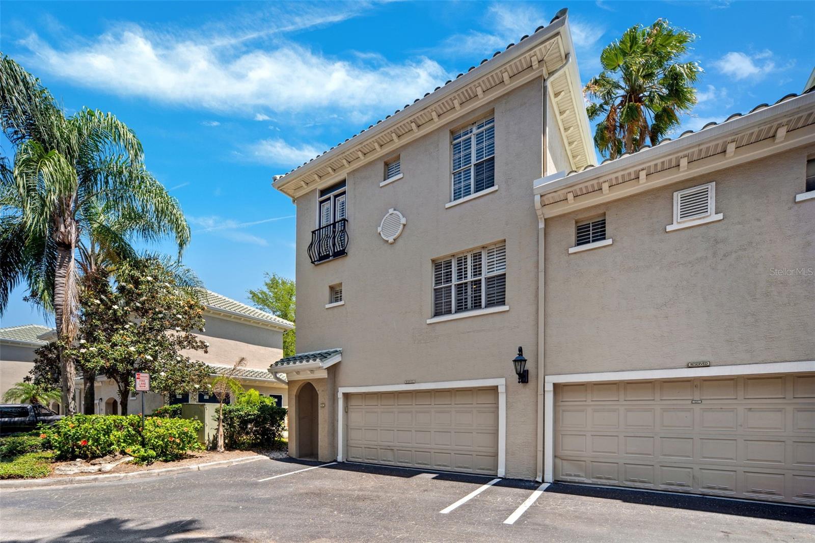 HARBOUR PLACE CITY HOMES A CON - Residential