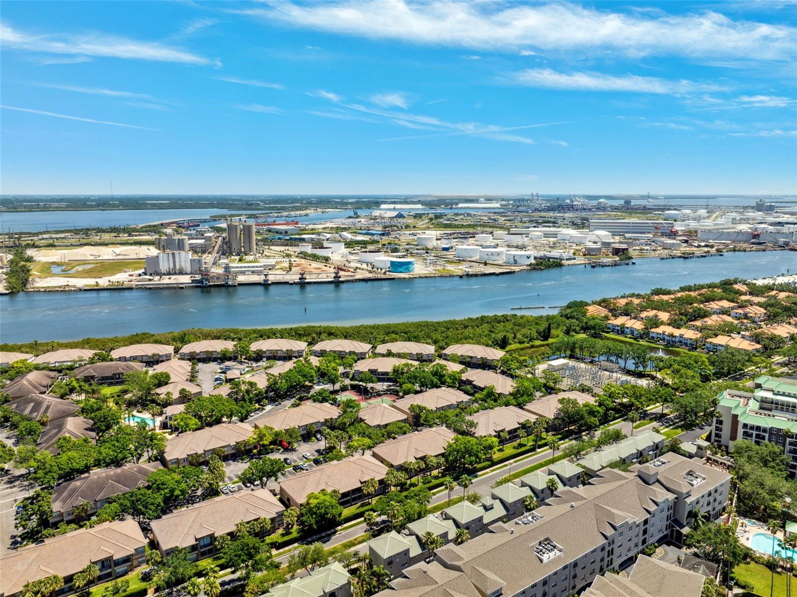 HARBOUR PLACE CITY HOMES A CON - Residential