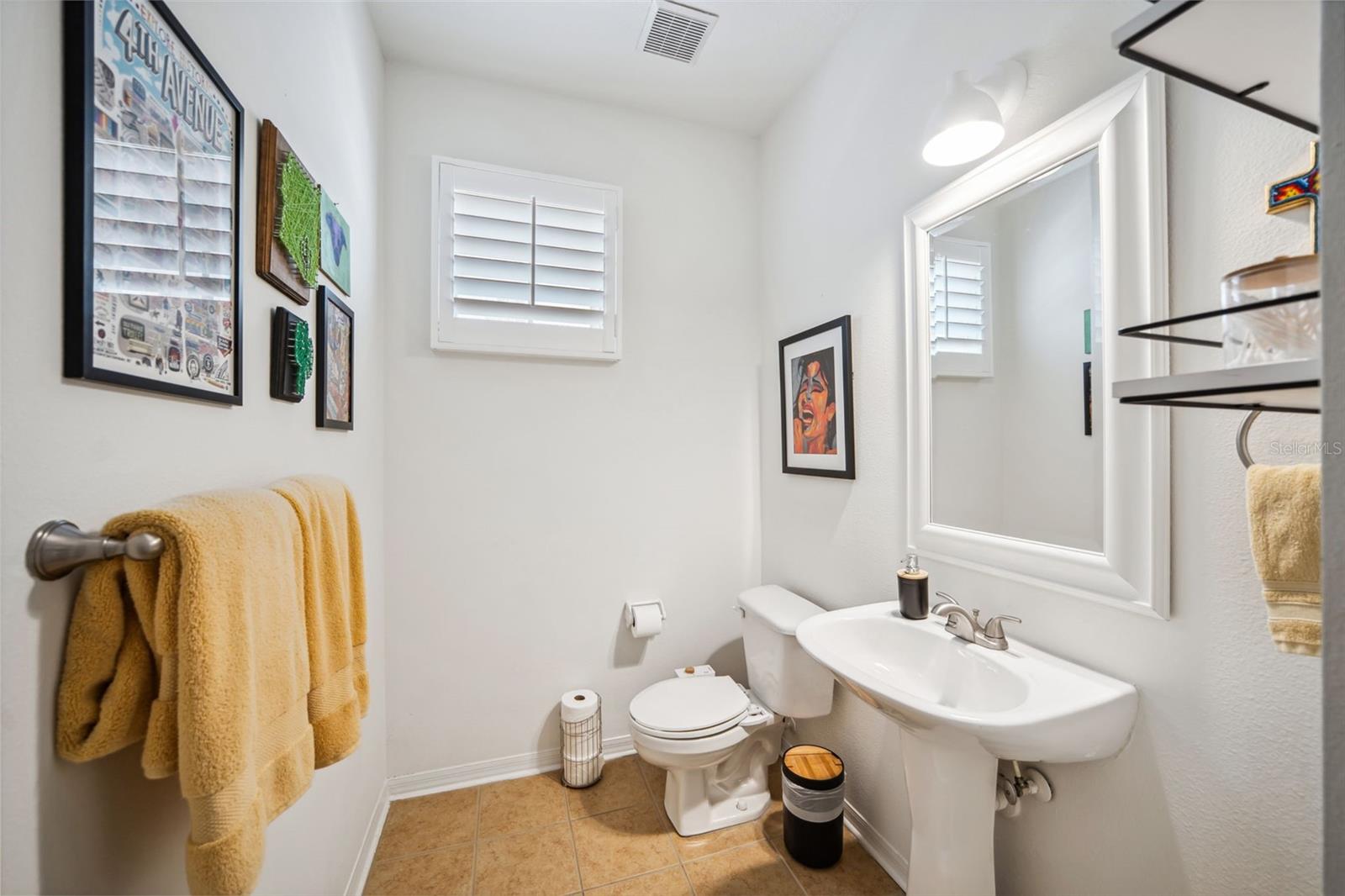 HARBOUR PLACE CITY HOMES A CON - Residential