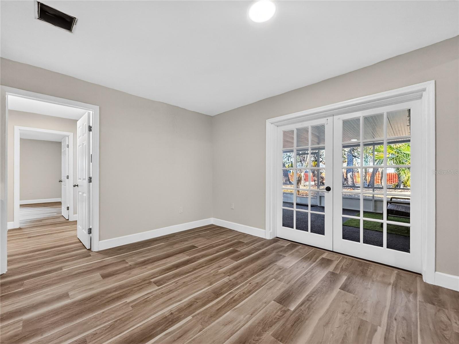 WHISPERING HILLS GOLF ESTATES - Residential