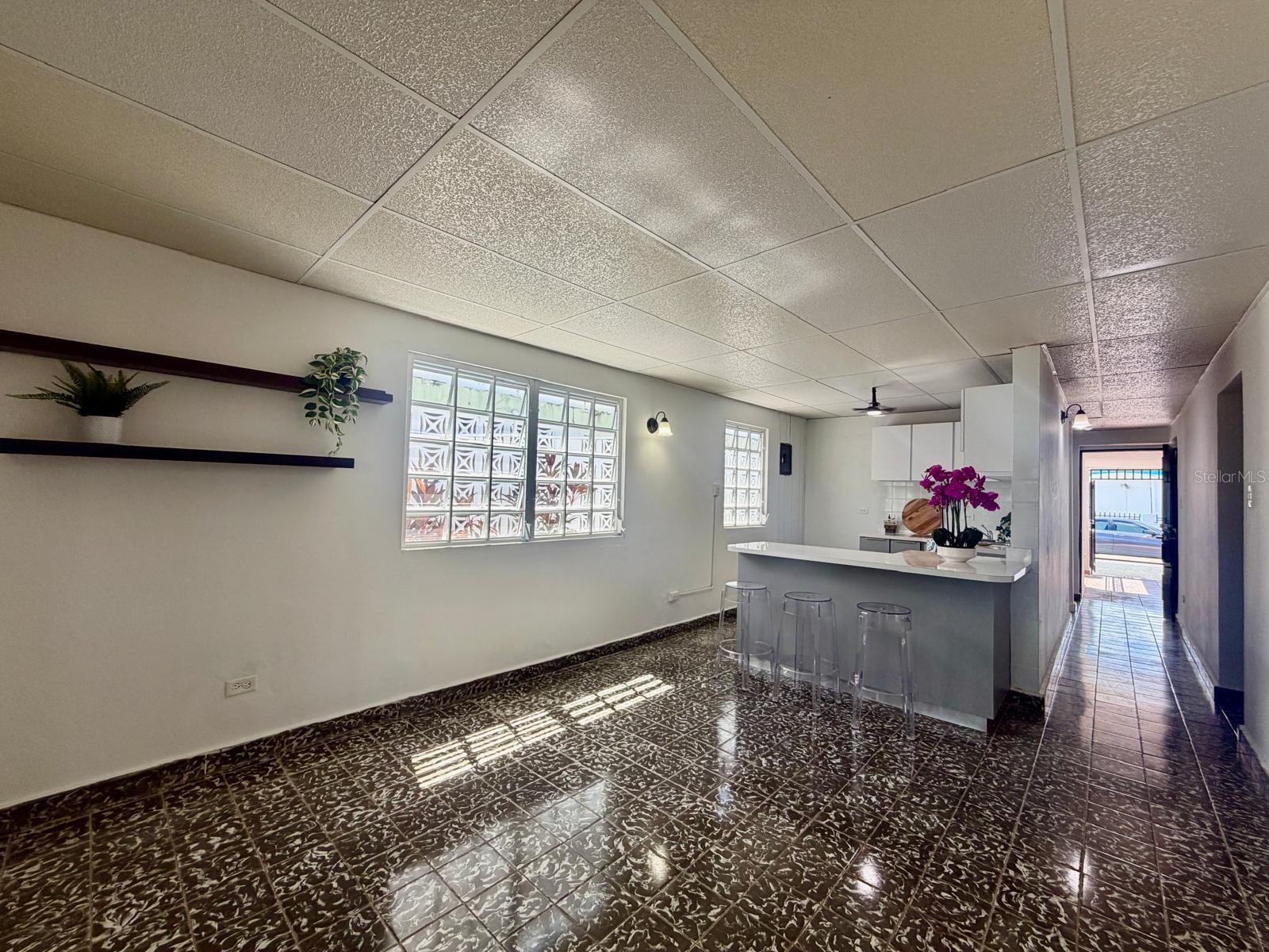 2KR GUAM STREET 885B