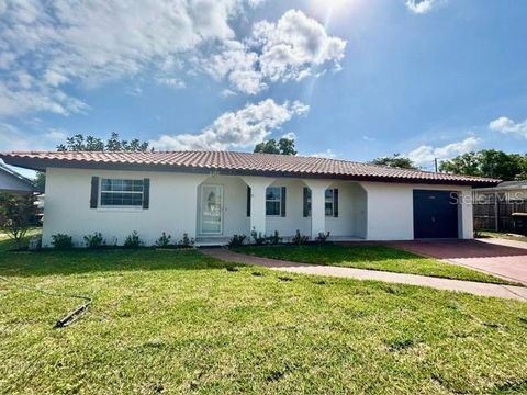 A home in SEBRING