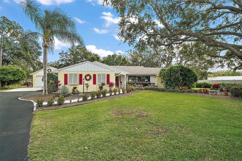 A home in EUSTIS