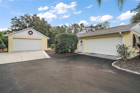 A home in EUSTIS