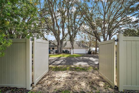 A home in EUSTIS