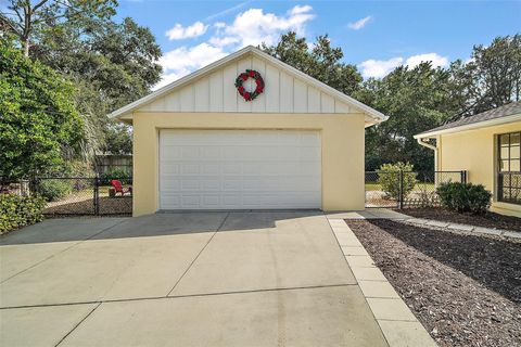 A home in EUSTIS