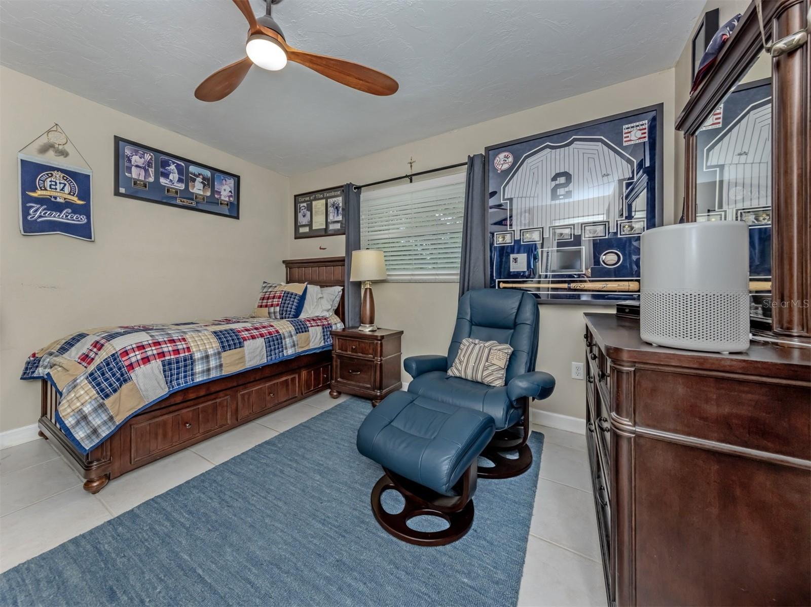 VENICE ACRES - Residential