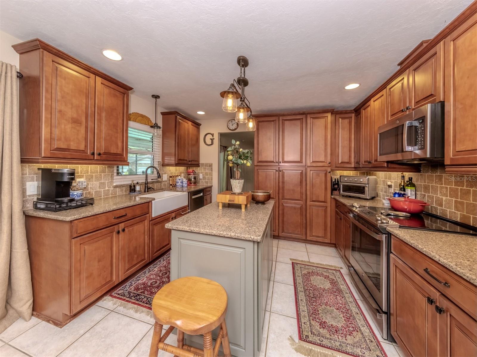 VENICE ACRES - Residential