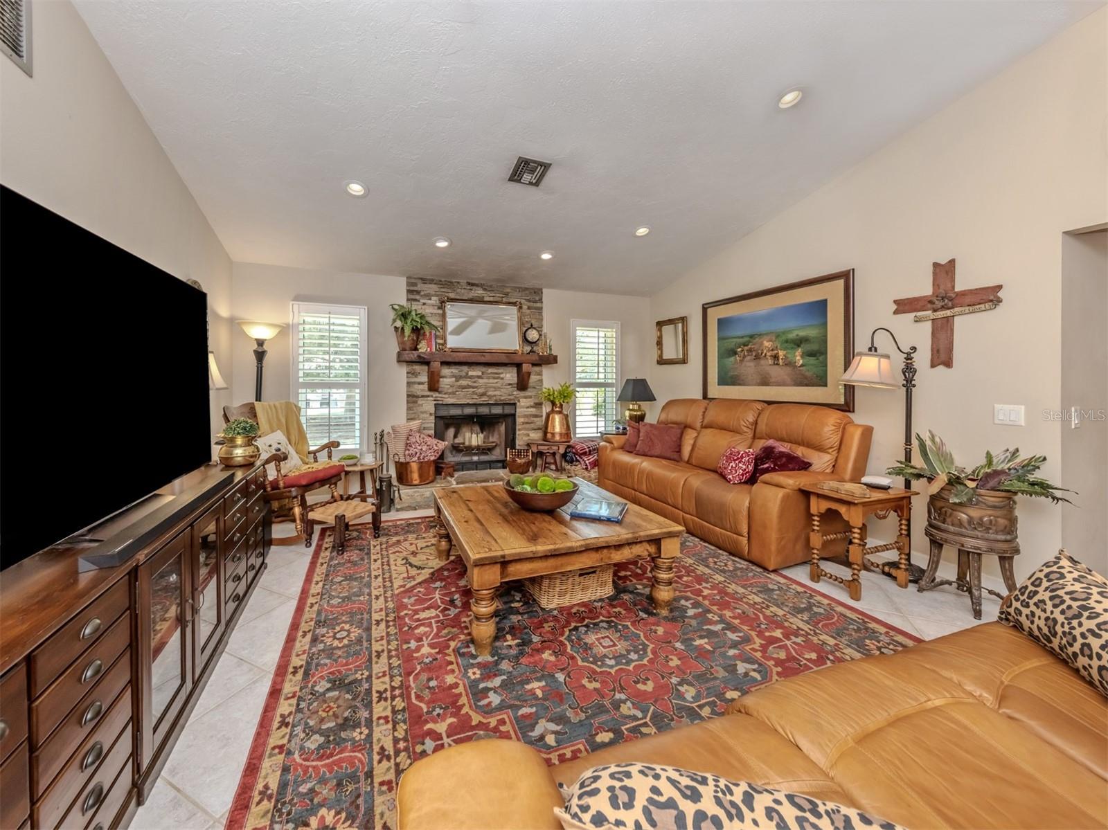 VENICE ACRES - Residential