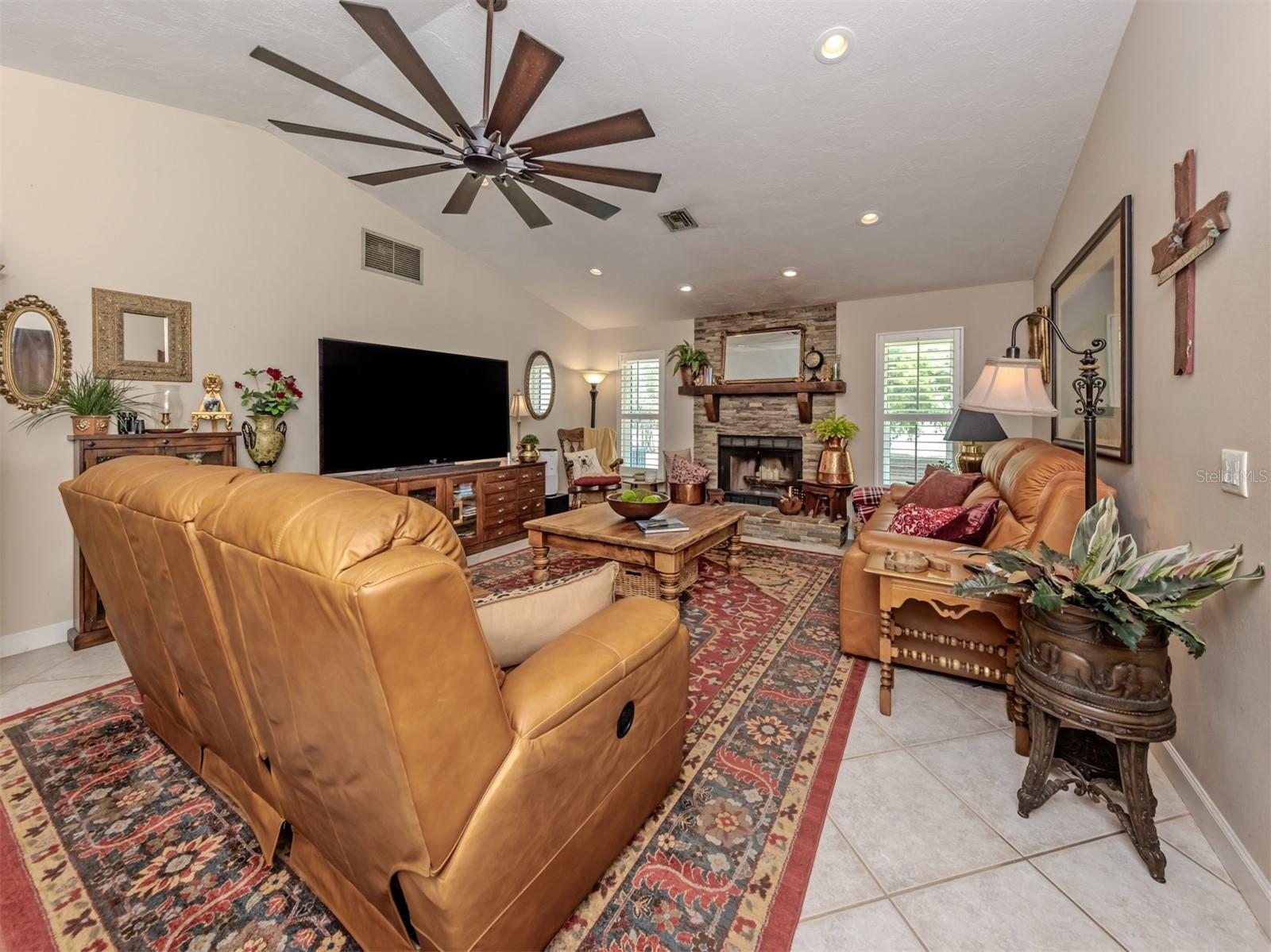 VENICE ACRES - Residential