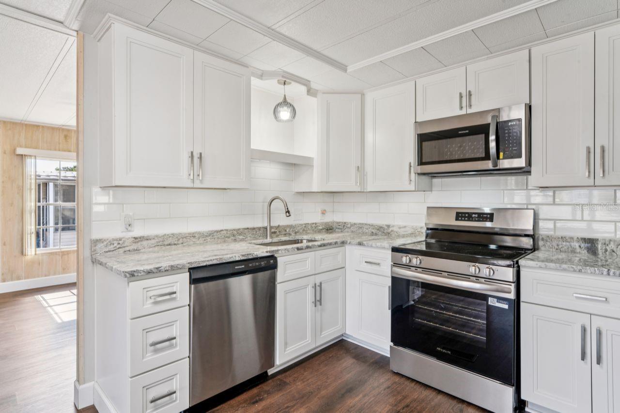 BROOKRIDGE COMMUNITY - Residential