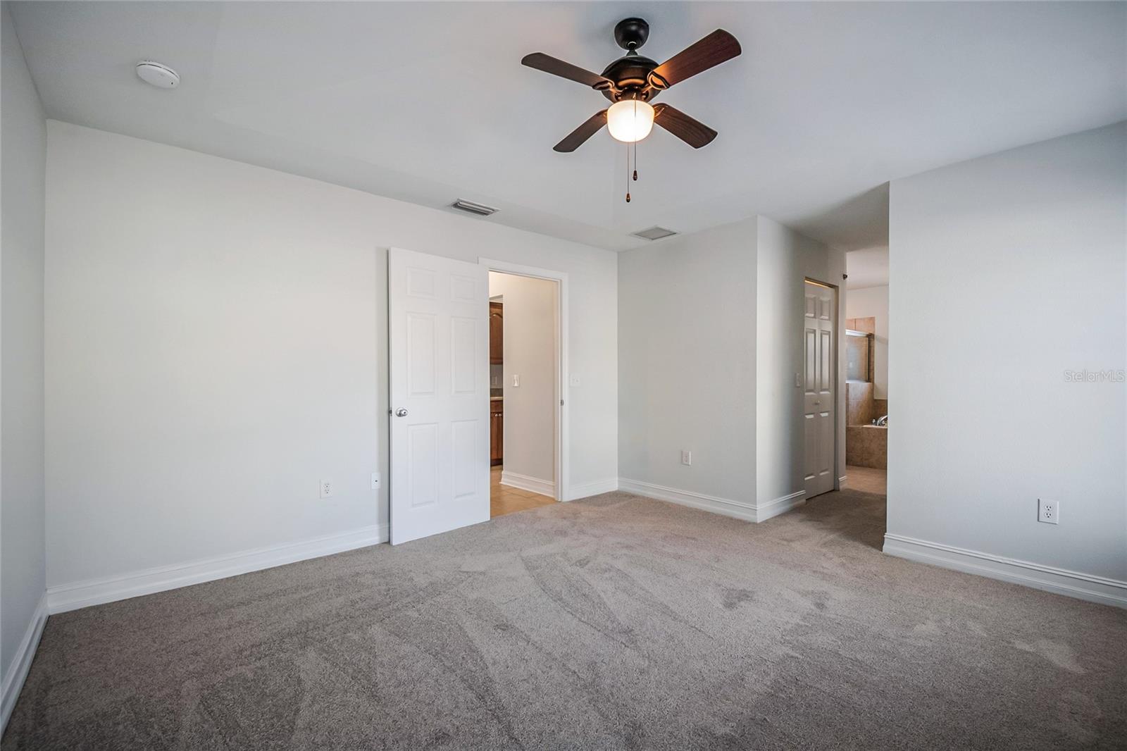 OAK MANOR - Residential