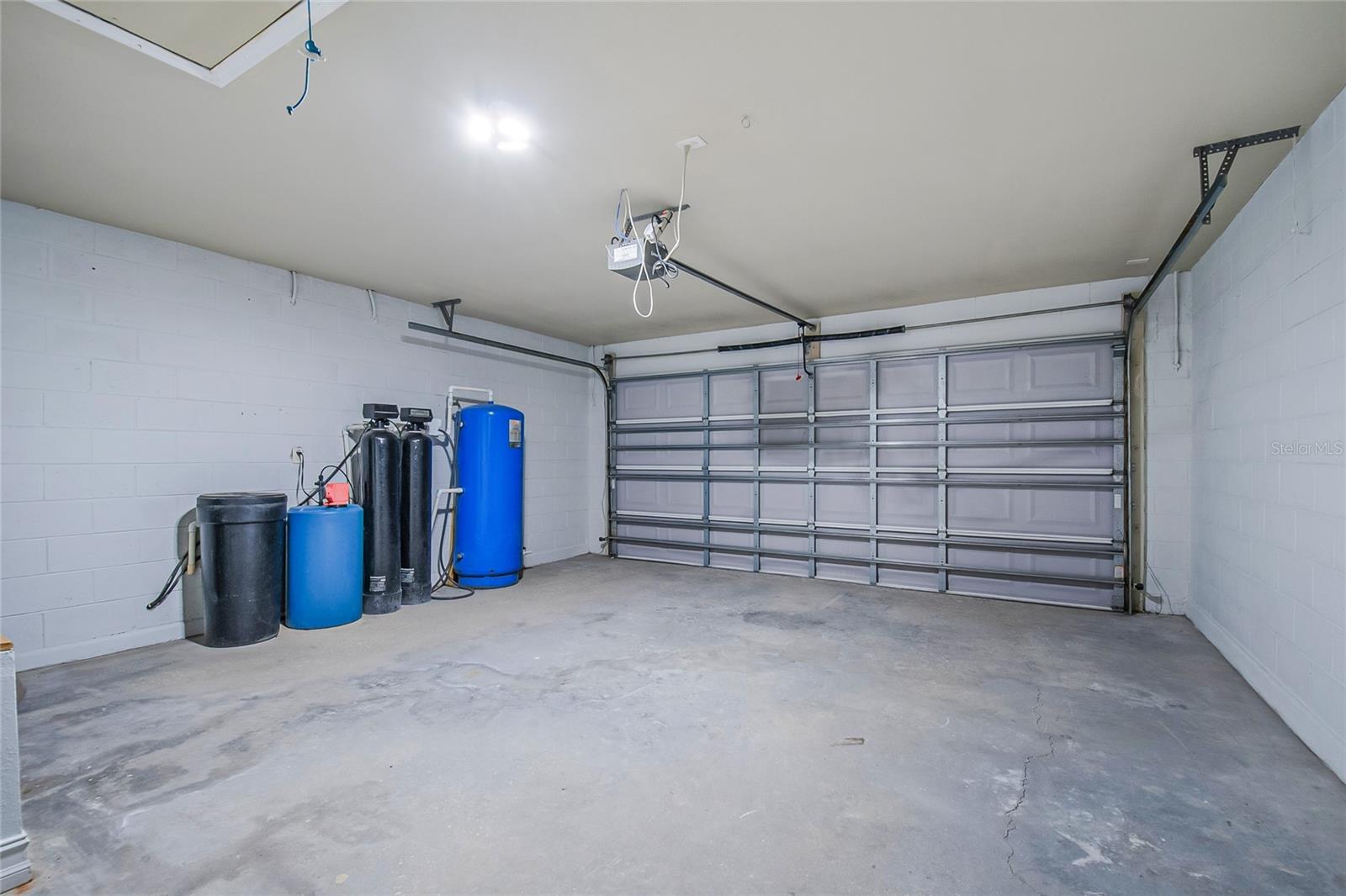 OAK MANOR - Residential