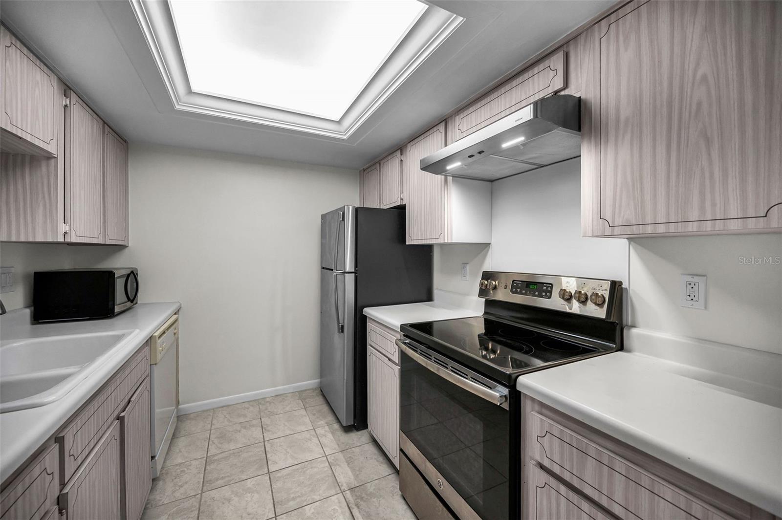 610 INDIAN ROCKS ROAD N 106