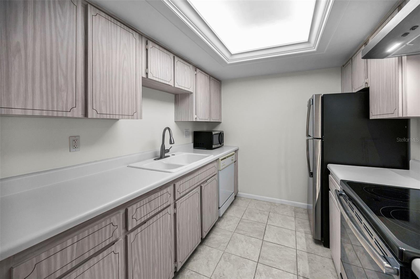 610 INDIAN ROCKS ROAD N 106