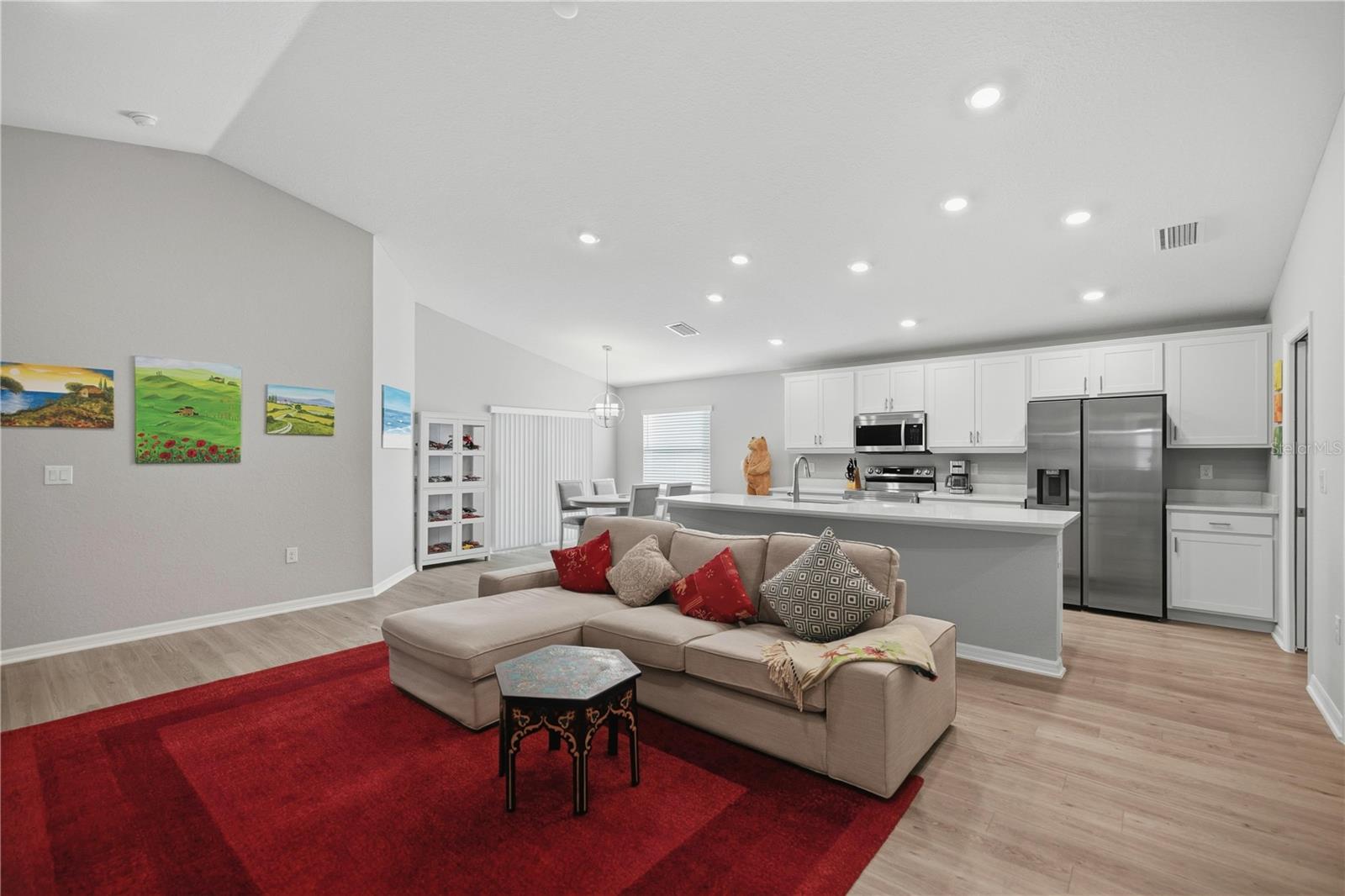 SUMMERCREST - Residential