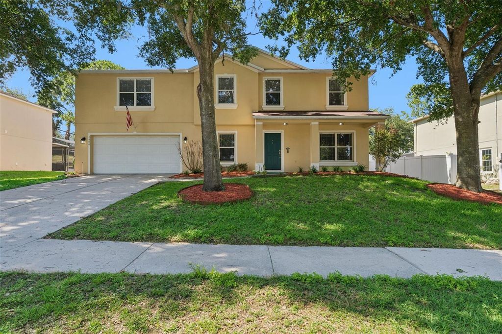 Photo of 1804 Vale Drive, Clermont, FL 34711 (MLS # G5112686)