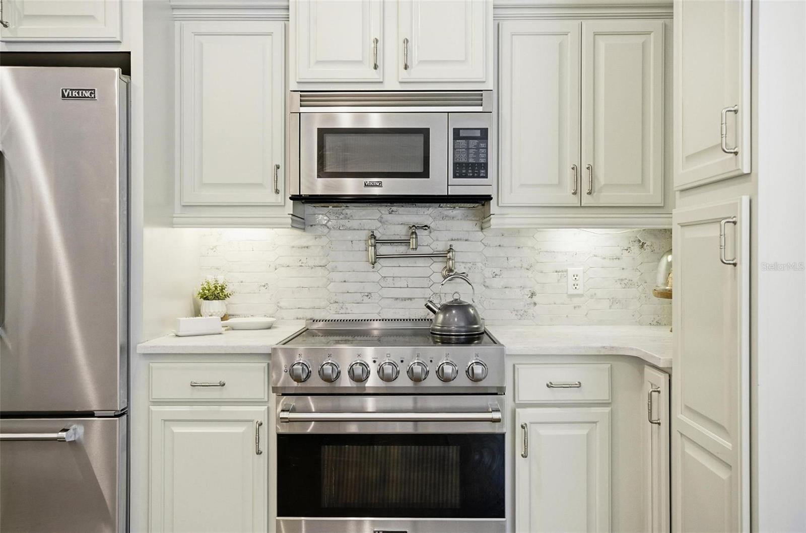 LIKENS SUBD LOTS 27 & 28 OR 289 PG 765 OR 397 PG 1 - Residential