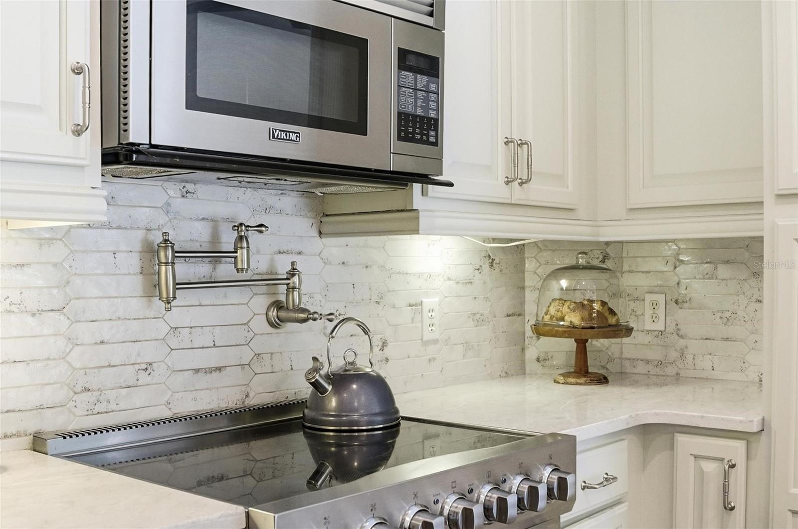 LIKENS SUBD LOTS 27 & 28 OR 289 PG 765 OR 397 PG 1 - Residential