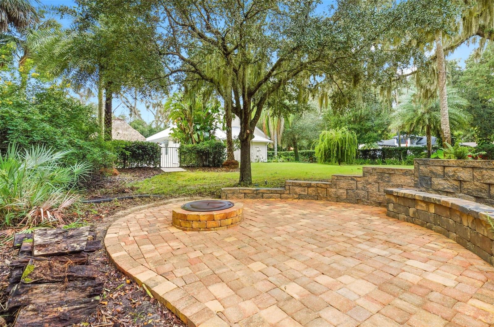 LIKENS SUBD LOTS 27 & 28 OR 289 PG 765 OR 397 PG 1 - Residential