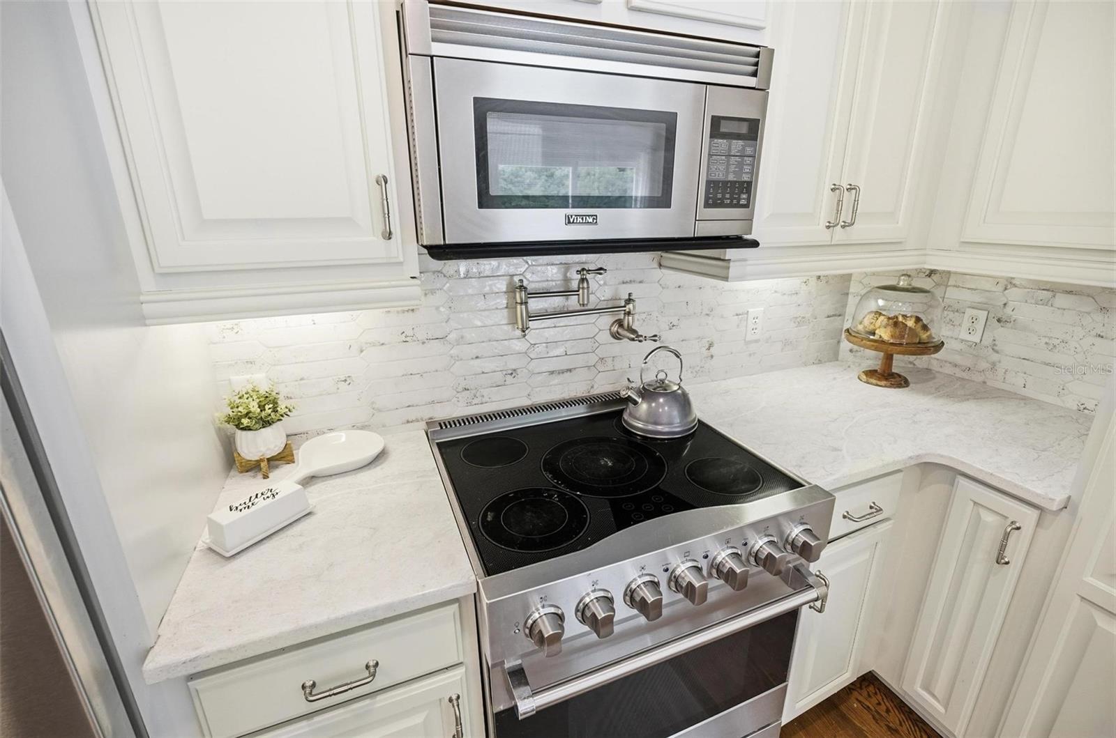 LIKENS SUBD LOTS 27 & 28 OR 289 PG 765 OR 397 PG 1 - Residential