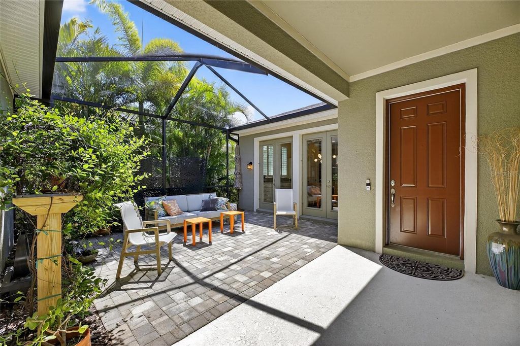 Photo of 6903 Crestpoint Drive, Apollo Beach, FL 33572 (MLS # TB8420161)