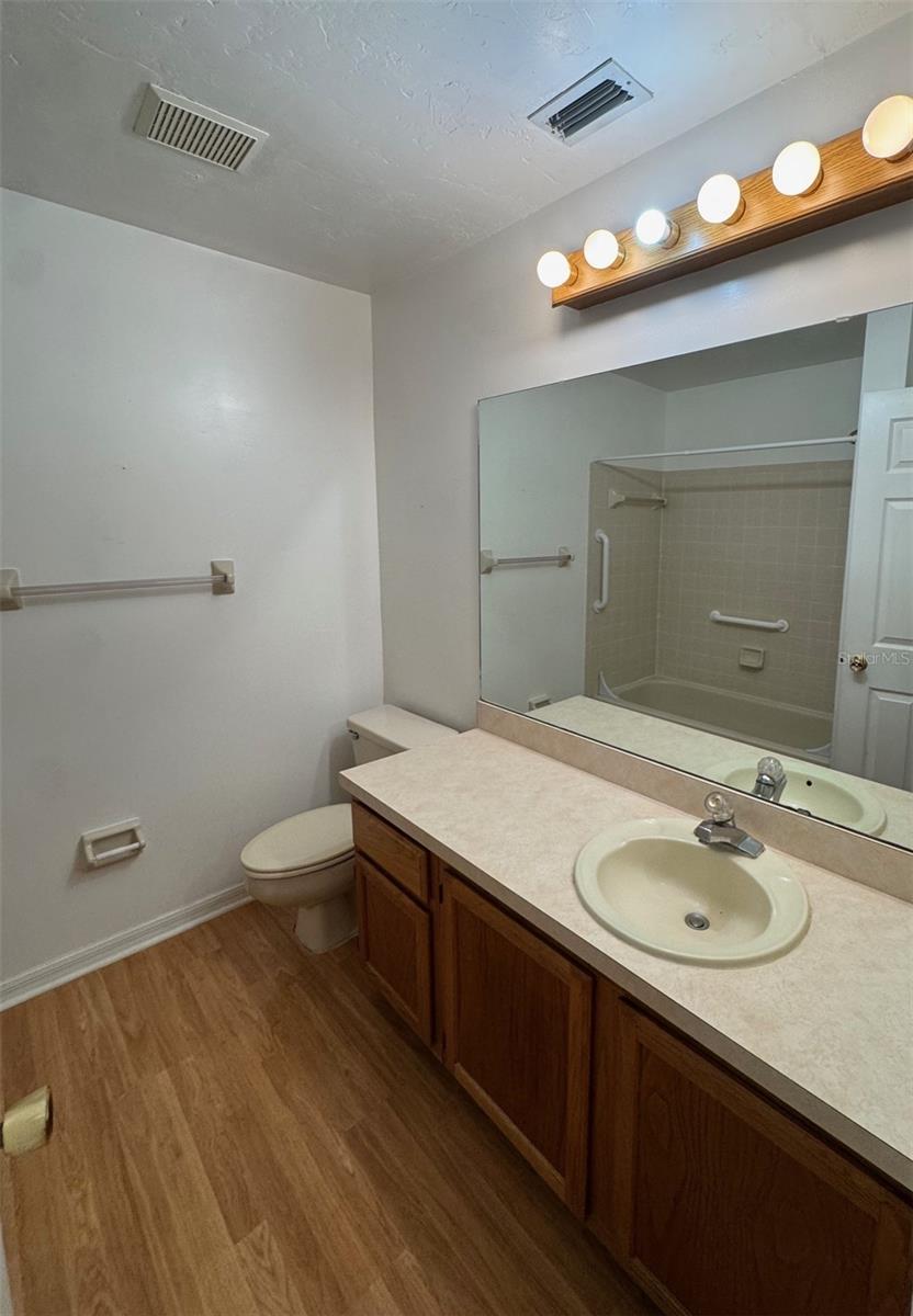 MEADOWBROOK AT GNVL PH IV E-1 REP - Residential Lease