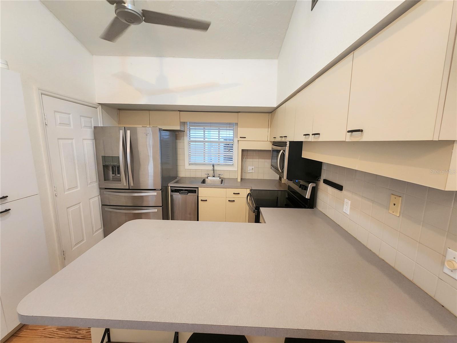 POS SUB OF BLKS G & H - Residential