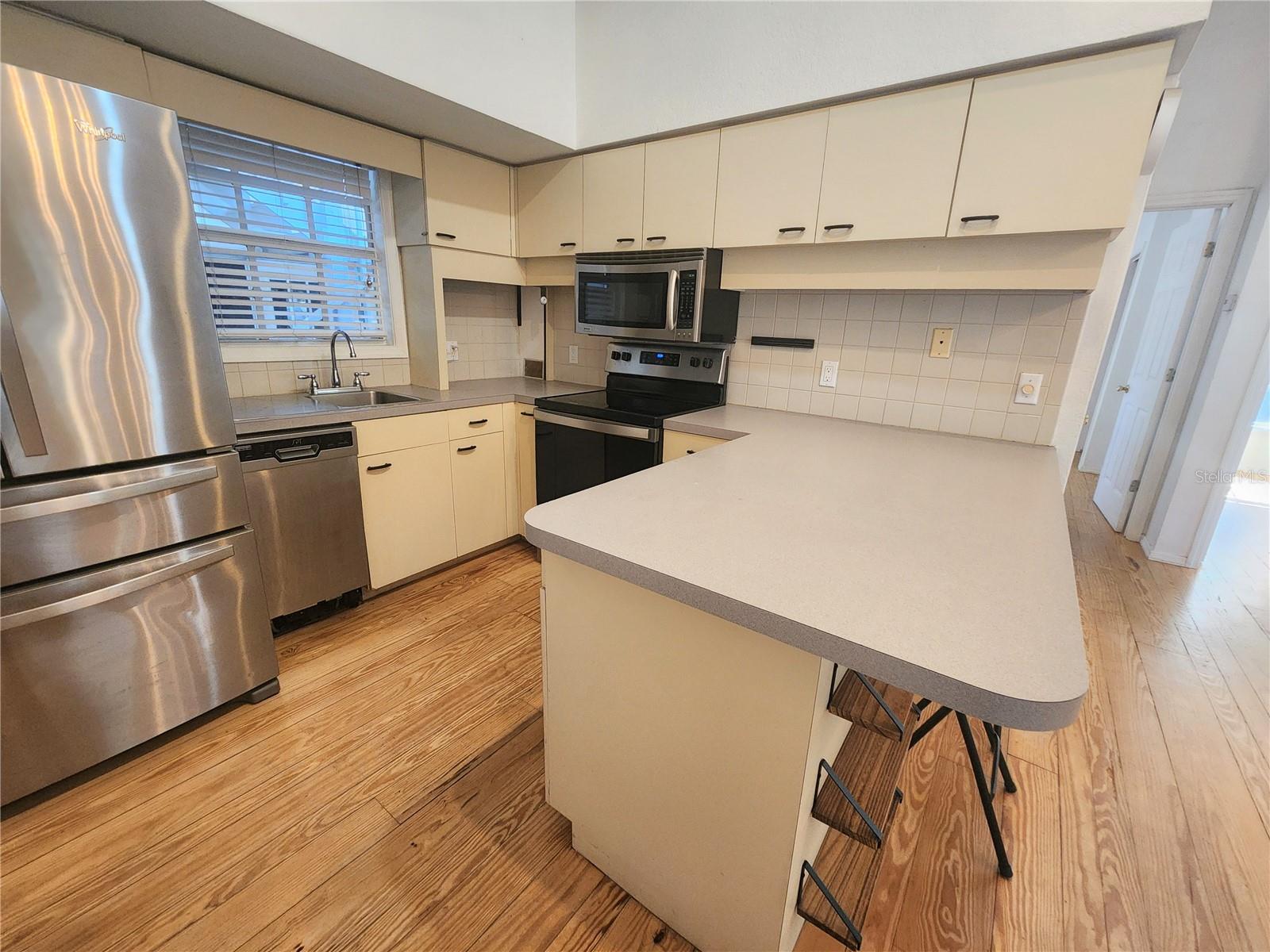 POS SUB OF BLKS G & H - Residential