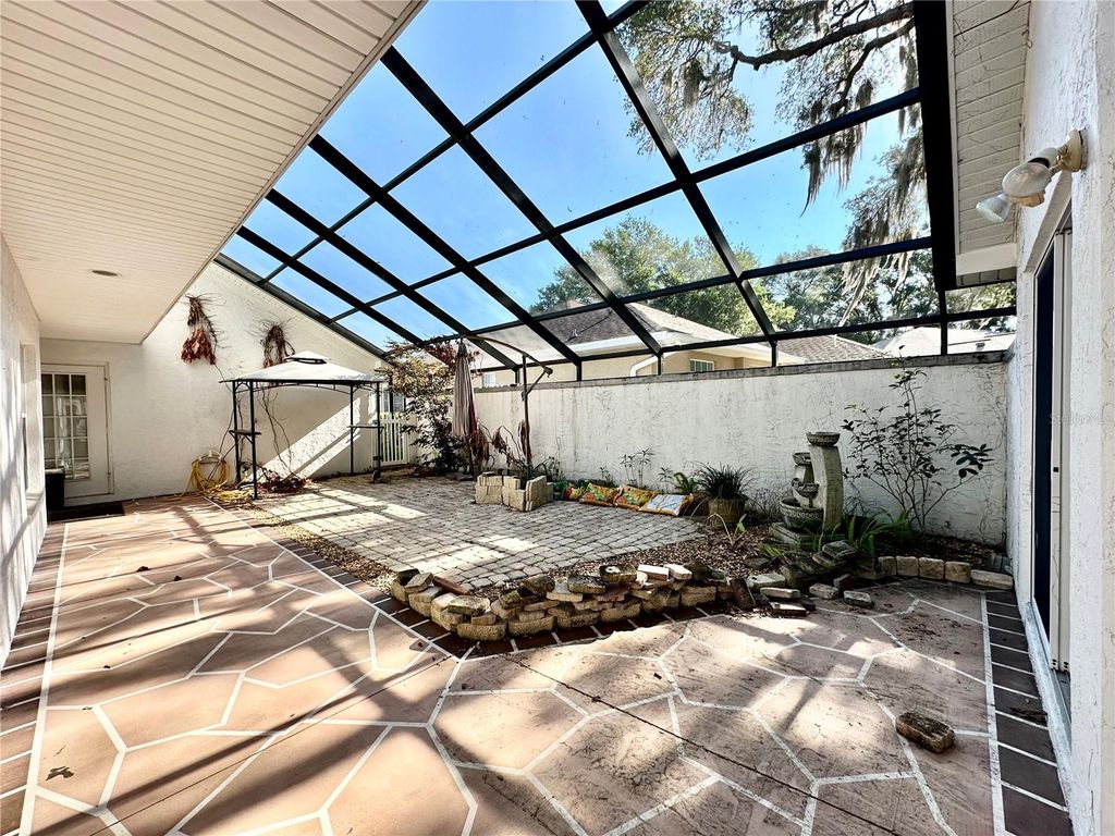 Photo of 17552 SE 119th Circle, Summerfield, FL 34491 (MLS # OM723595)