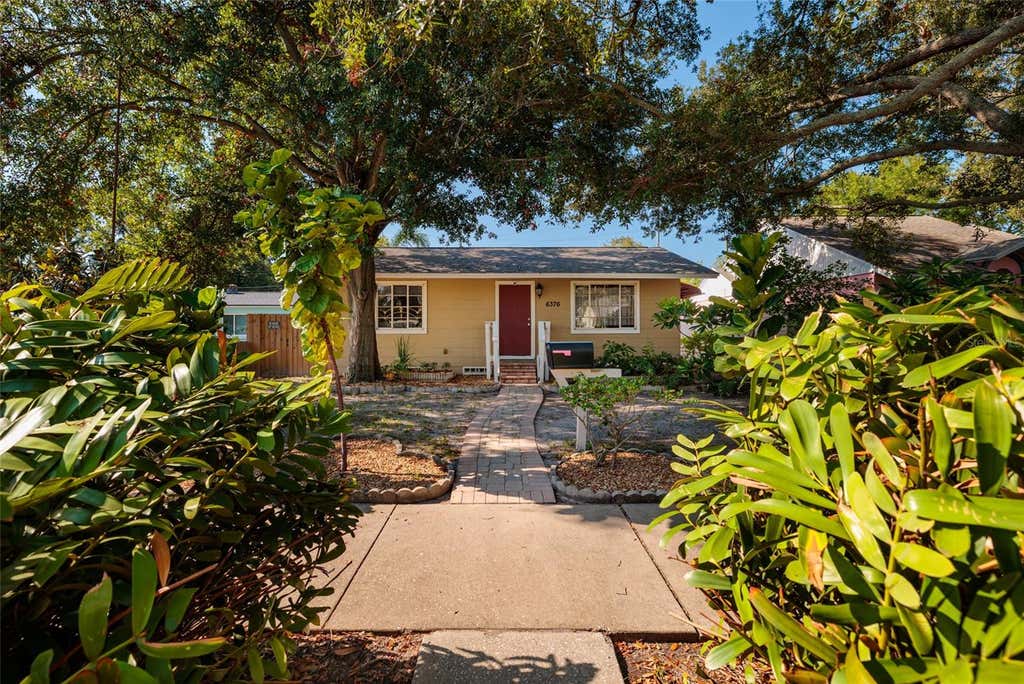 Photo of 6376 4th Avenue S, St Petersburg, FL 33707 (MLS # TB8538976)