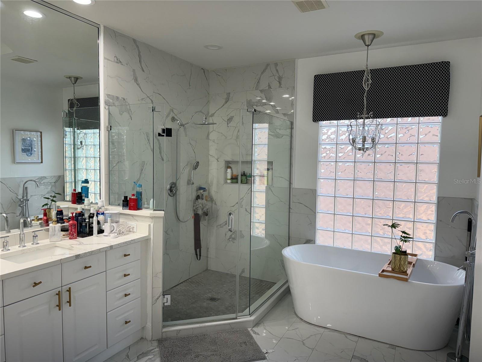 LAKES/WINDERMERE PH 04 - Residential